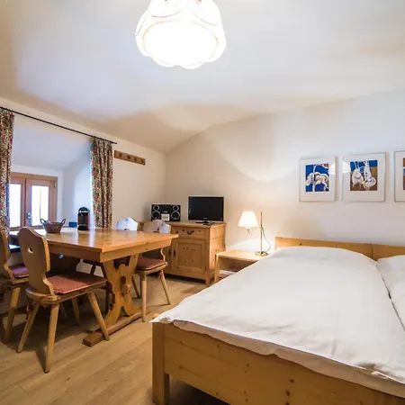 Chesa Michel Appartement Bever Kamer foto